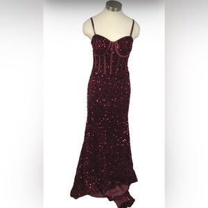 Pomuyoo Burgundy Sequined prom dress Women’s Size 8